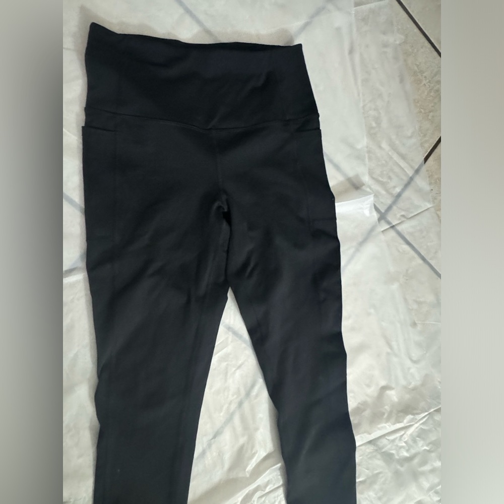 Women’s black leggings